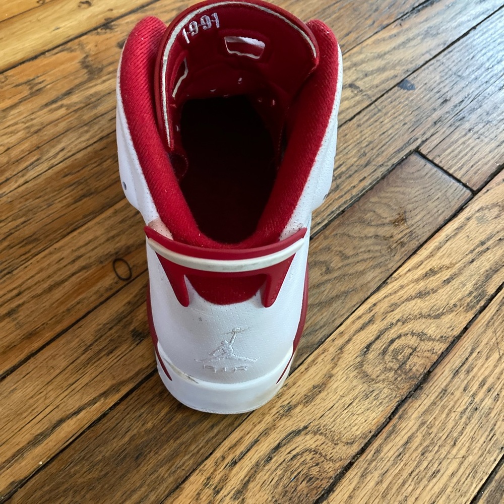 Air Jordan Retro 6